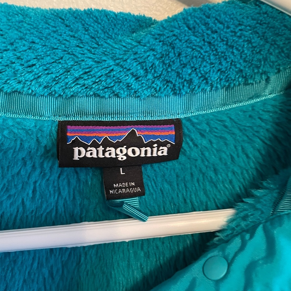 Blue Patagonia jacket - Picture 4 of 6